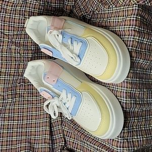 Womens Sneakers size 9W